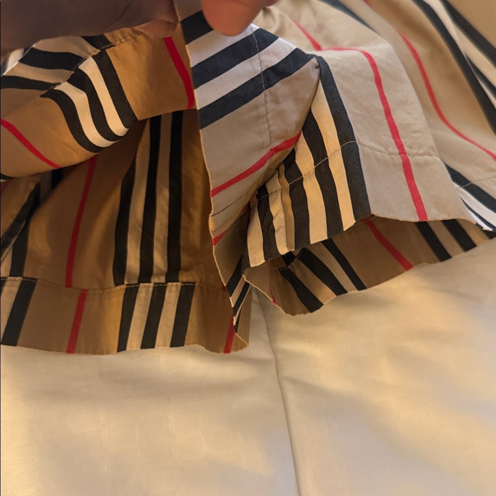 Toddler Girls Burberry dress - Picture 5 of 6